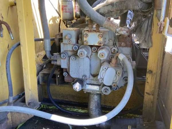 玉柴YC135-8履帶式挖掘機(jī)