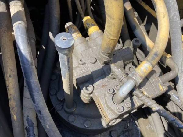 卡特彼勒320C履帶式挖掘機(jī)