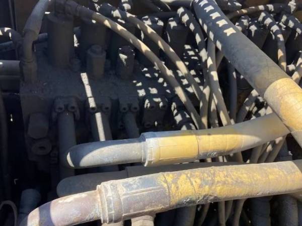 卡特彼勒320C履帶式挖掘機(jī)