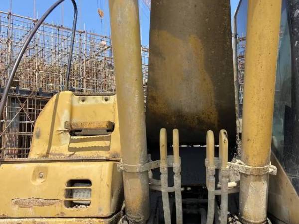 卡特彼勒320C履帶式挖掘機(jī)