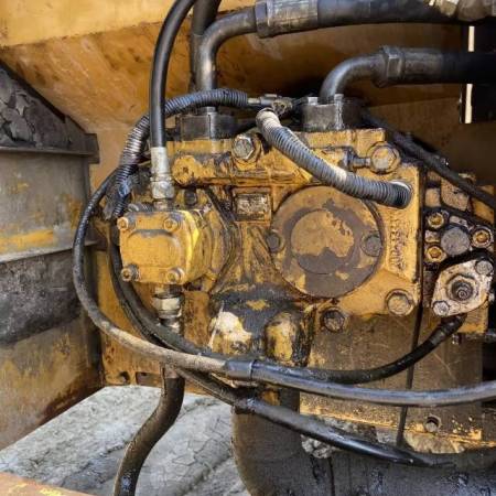 卡特彼勒320C履带式挖掘机