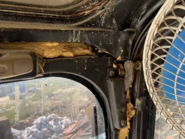 卡特彼勒320C履帶式挖掘機(jī)