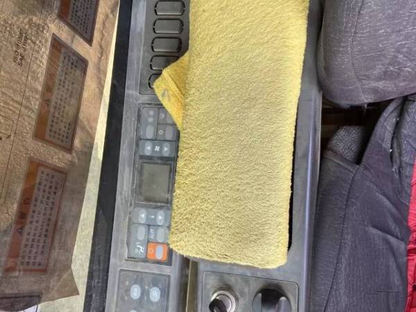 卡特彼勒320C履帶式挖掘機(jī)