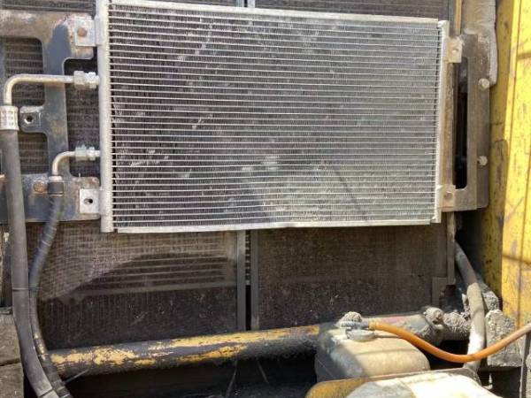 卡特彼勒320C履帶式挖掘機(jī)