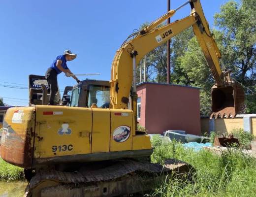 山重建机JCM913B履带式挖掘机