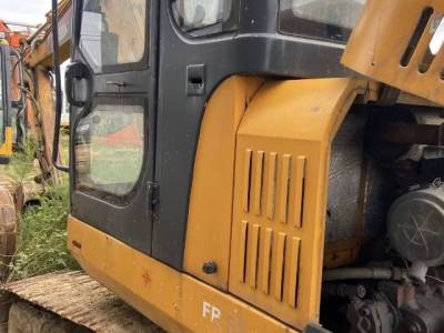 雷沃重工FR65履帶式挖掘機(jī)