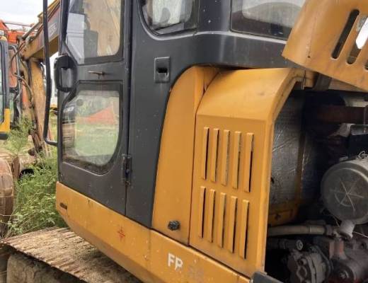 雷沃重工FR65履带式挖掘机