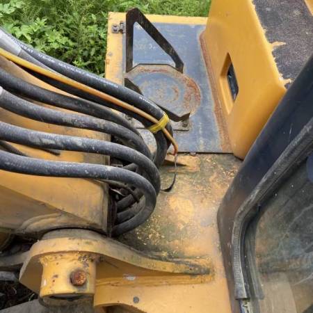 雷沃重工FR65履带式挖掘机