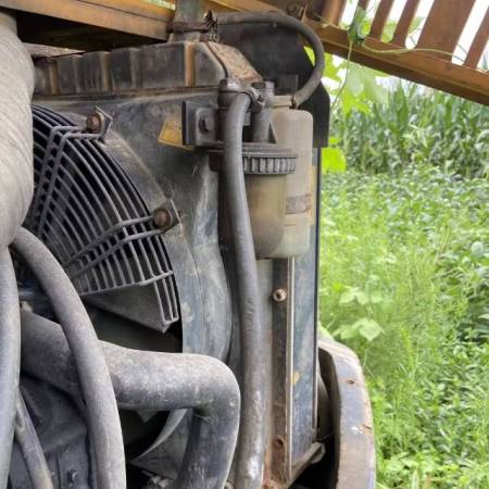 雷沃重工FR65履带式挖掘机