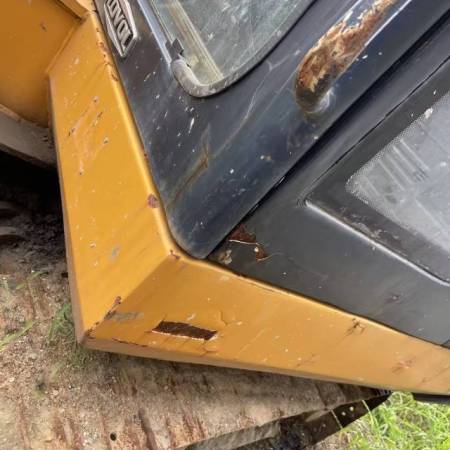 雷沃重工FR65履带式挖掘机