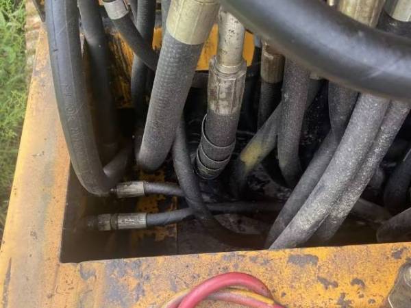 雷沃重工FR65履帶式挖掘機(jī)