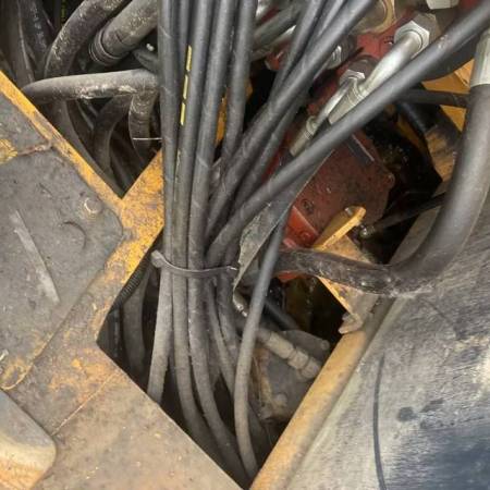 雷沃重工FR65履带式挖掘机