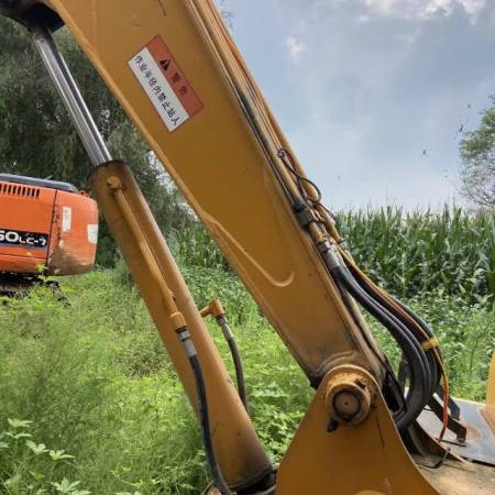 雷沃重工FR65履带式挖掘机