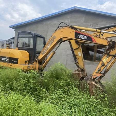 雷沃重工FR65履带式挖掘机