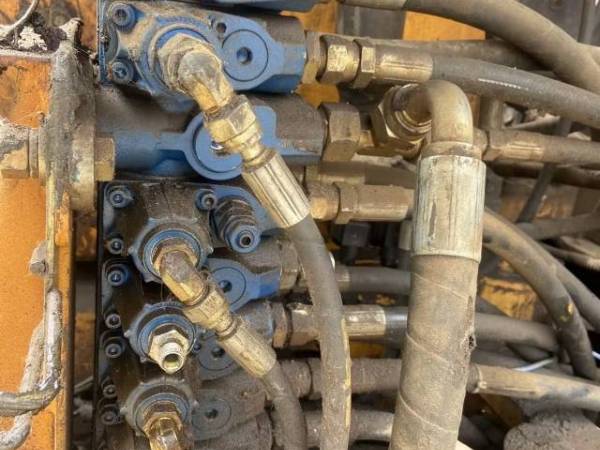 福田FR80E履帶式挖掘機(jī)