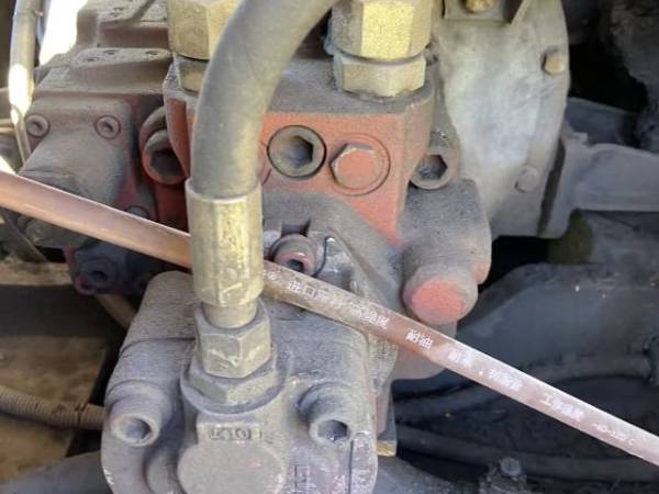 山東力士LS80履帶式挖掘機(jī)