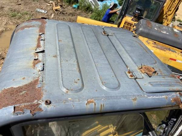 山東力士LS80履帶式挖掘機(jī)