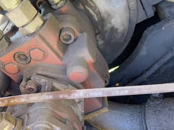 山東力士LS80履帶式挖掘機(jī)