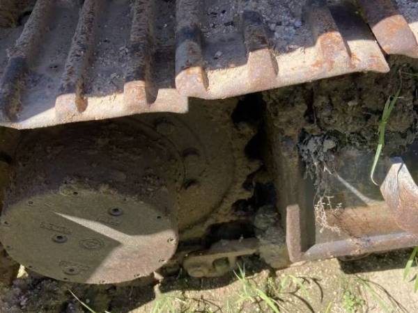 山東力士LS80履帶式挖掘機(jī)