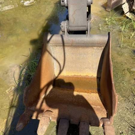 山东力士LS80履带式挖掘机