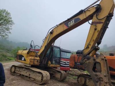 卡特彼勒320D液壓履帶式挖掘機(jī)
