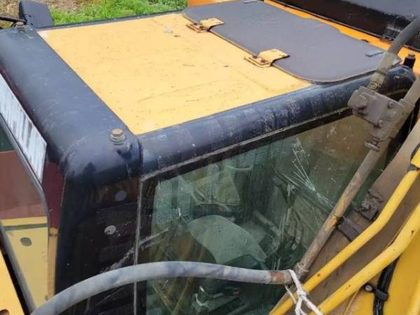 卡特彼勒320D液壓履帶式挖掘機(jī)