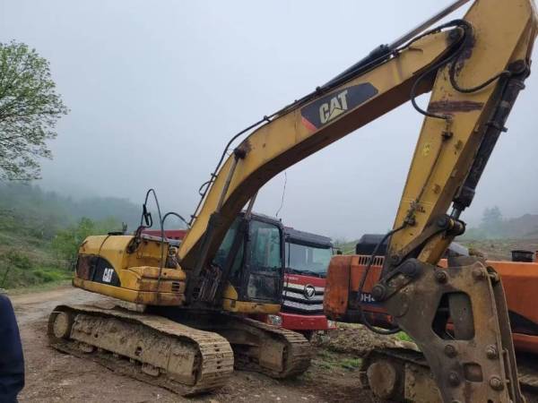 卡特彼勒320D液壓履帶式挖掘機(jī)