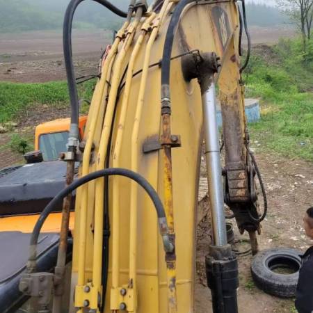 卡特彼勒320D液压履带式挖掘机