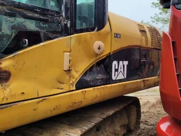 卡特彼勒320D液壓履帶式挖掘機(jī)