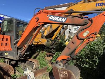 沃得重工W260-7履帶式挖掘機(jī)