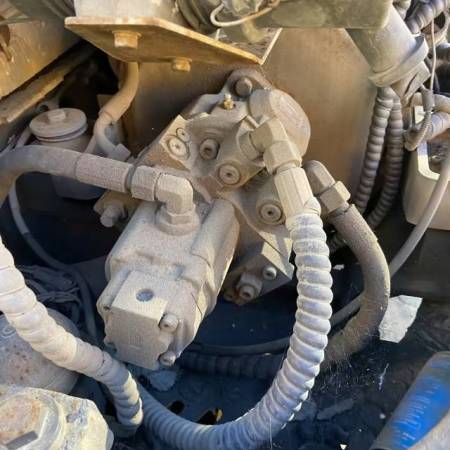 沃得重工W260-7履带式挖掘机