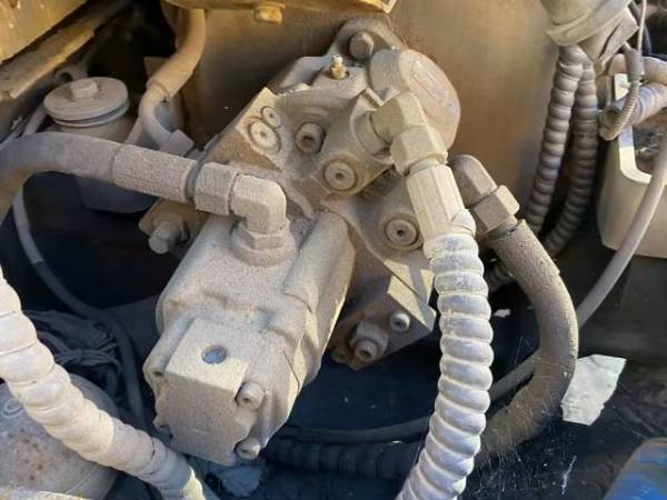 沃得重工W260-7履帶式挖掘機