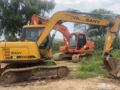 三一重工SY75C-8履帶式挖掘機(jī)