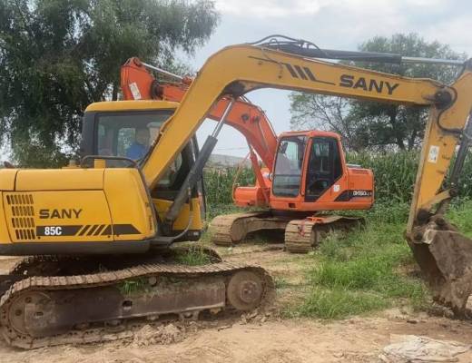 三一重工SY75C-8履带式挖掘机