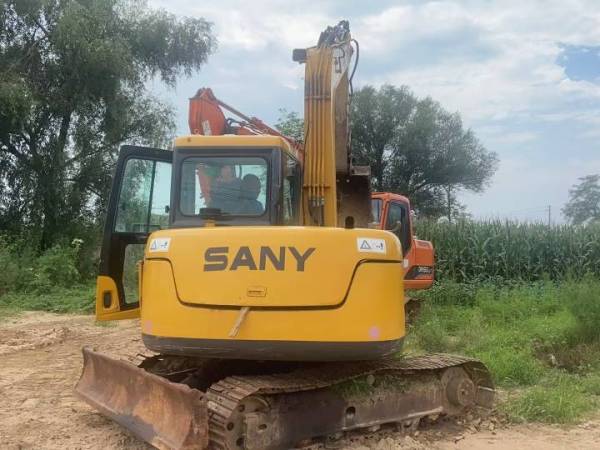 三一重工SY75C-8履帶式挖掘機(jī)