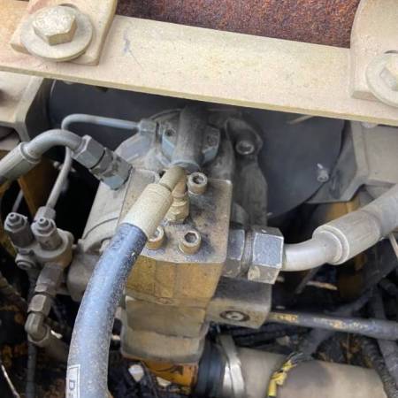 三一重工SY75C-8履带式挖掘机