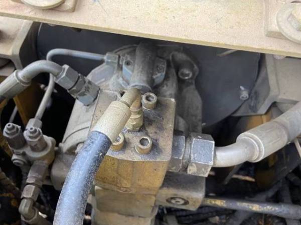 三一重工SY75C-8履帶式挖掘機(jī)