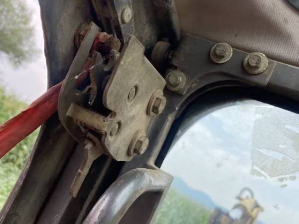 三一重工SY75C-8履帶式挖掘機(jī)