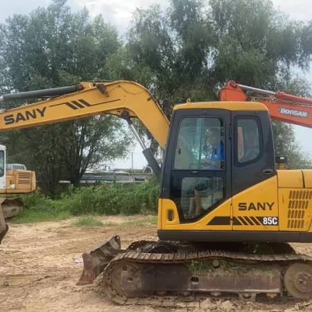 三一重工SY75C-8履带式挖掘机