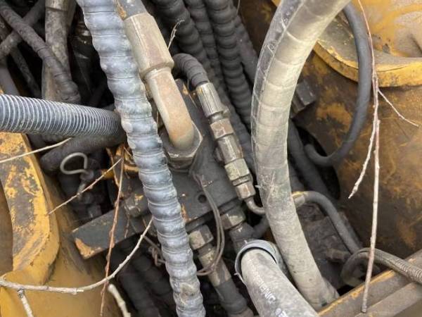 三一重工SY75C-8履帶式挖掘機(jī)