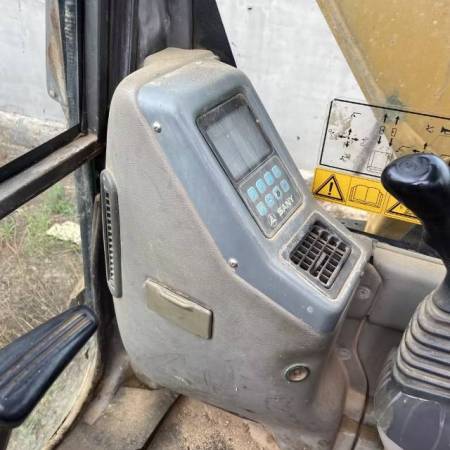 三一重工SY75C-8履带式挖掘机