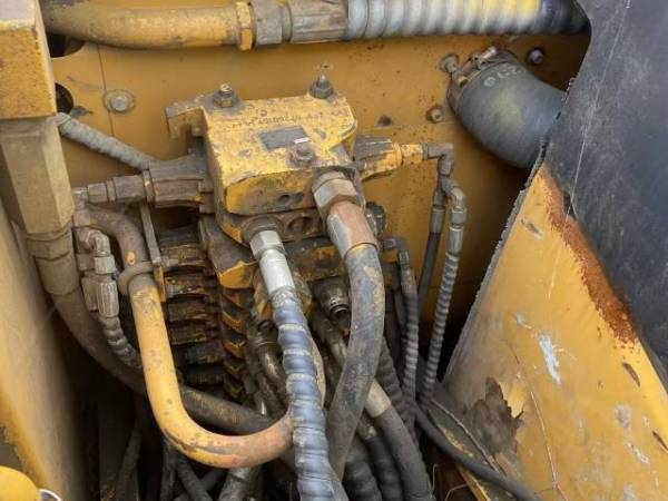 三一重工SY75C-8履帶式挖掘機(jī)