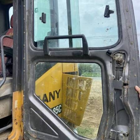 三一重工SY75C-8履带式挖掘机