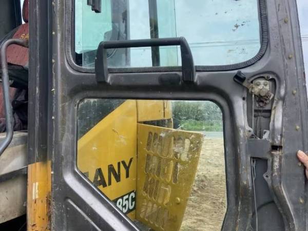 三一重工SY75C-8履帶式挖掘機(jī)