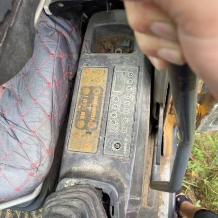 三一重工SY75C-8履带式挖掘机