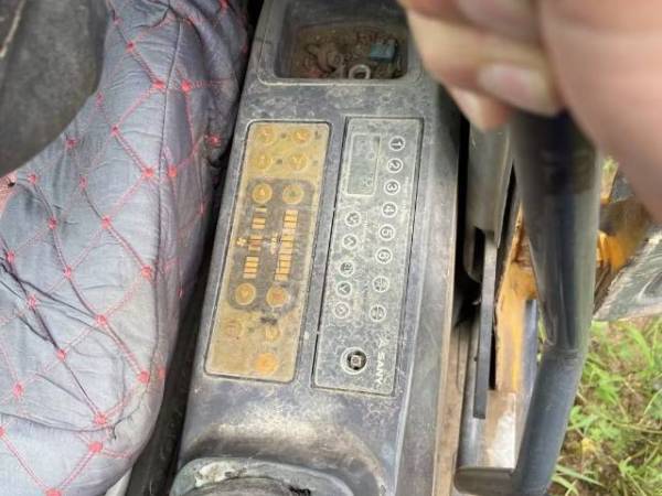 三一重工SY75C-8履帶式挖掘機(jī)