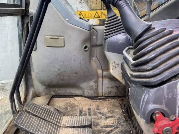 三一重工SY75C-8履帶式挖掘機(jī)