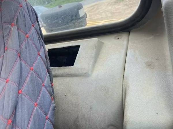 三一重工SY75C-8履帶式挖掘機(jī)