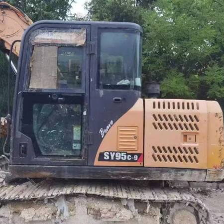 三一重工SY95C履带式挖掘机
