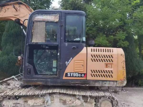 三一重工SY95C履帶式挖掘機(jī)